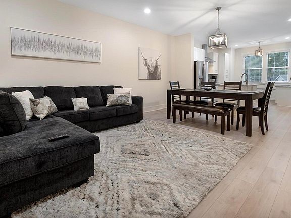 2nd image of 1577 Metropolitan Blvd Unit 1