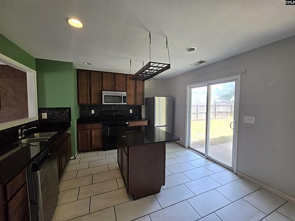 3rd image of 107 Sandy Path Ln