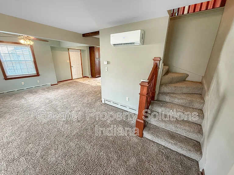 625 E South St — Photo 12