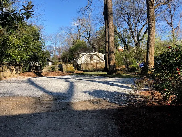 1227 N Highland Ave NE — Photo 5