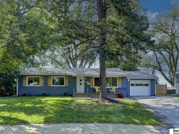 716 Pluma Dr, Bellevue, NE 68005