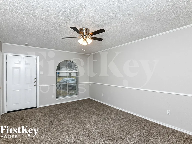 3630 Williamsburg Dr — Photo 8