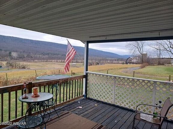 3rd image of 108 Buttonwood Ln