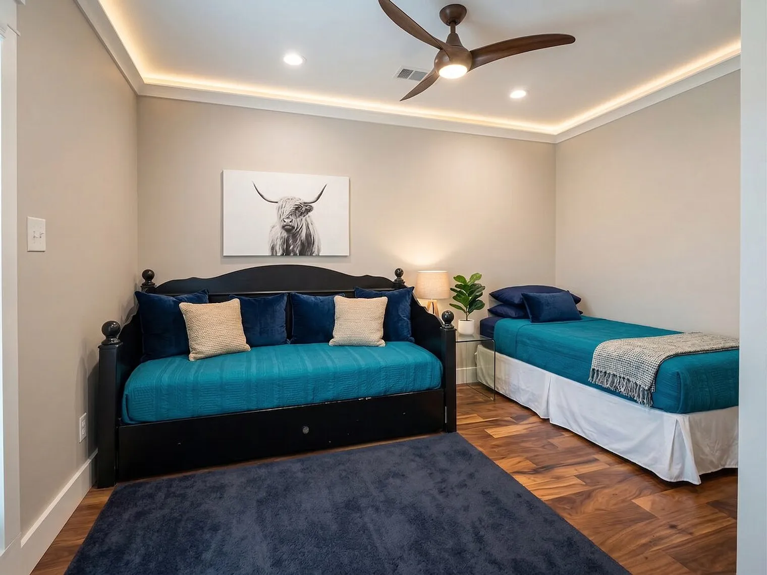3 bed, 2.0 bath, $8,874 — Photo 2