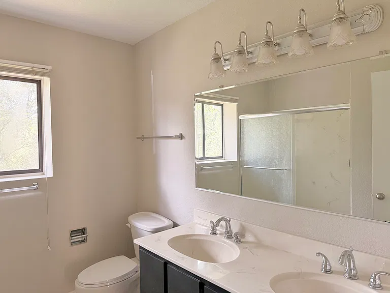 2401 Oakvale Dr — Photo 9