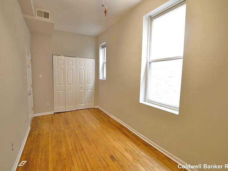 2536 W Augusta Blvd #1R — Photo 7