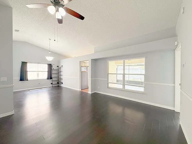1118 Hardwood Dr — Photo 15