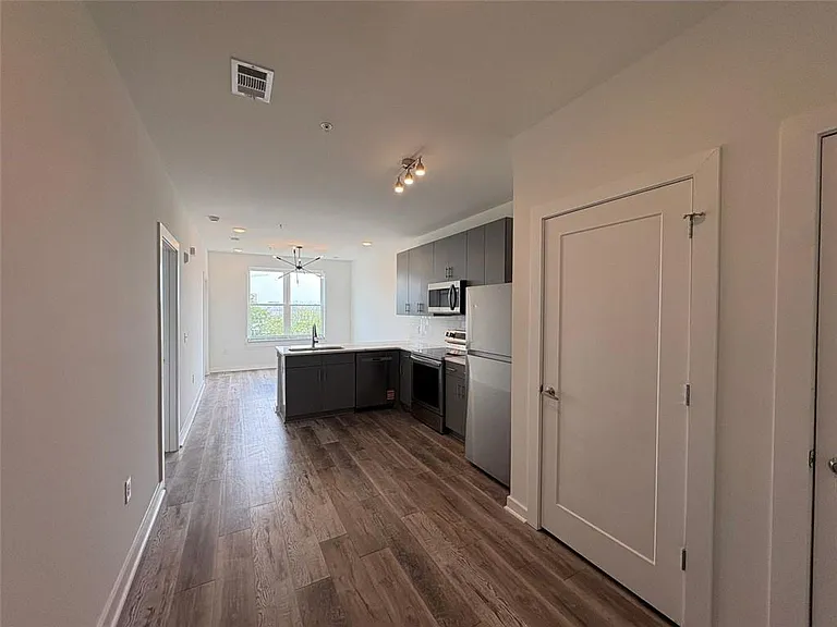 525 Parkway Dr NE #510 — Photo 7