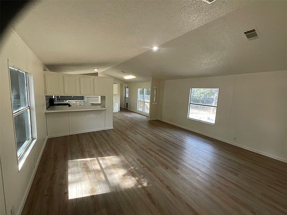 5th image of 204 Overhill Rd