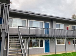 633 SE Flint St #13, Roseburg, OR 97470
