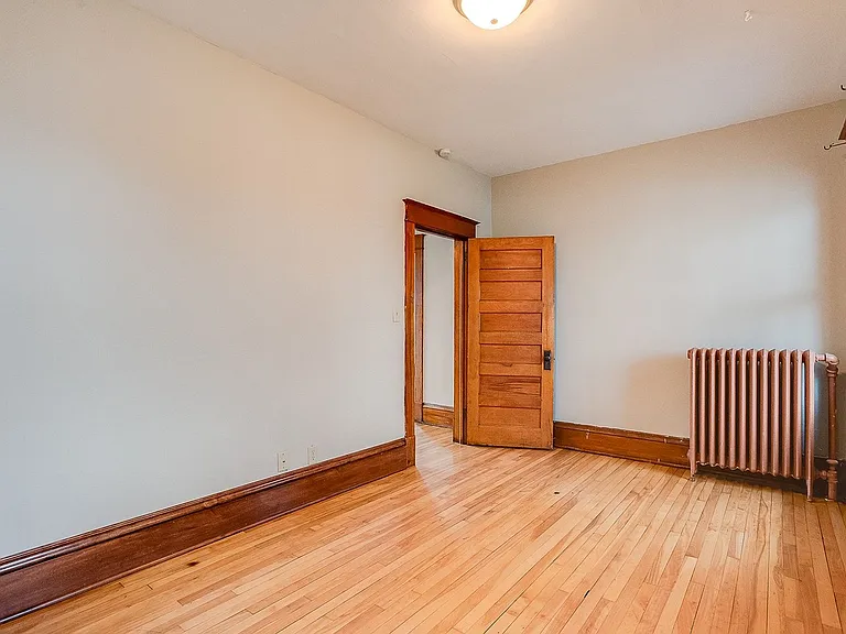 1360 Dale St N — Photo 19