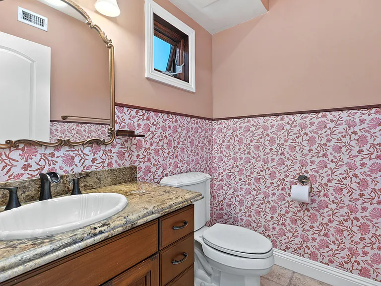 148 W Marquita #B — Photo 16