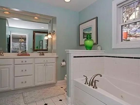 4th image of 88 Lower Loch Vista Dr