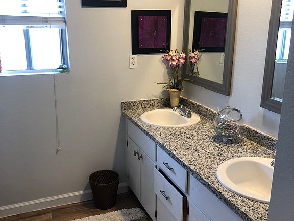 4th image of 431 S Tonopah Dr