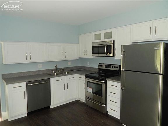 4th image of 9097 Pine Bluff Dr
