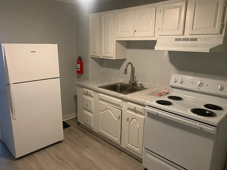 229 W Diamond St — Photo 6