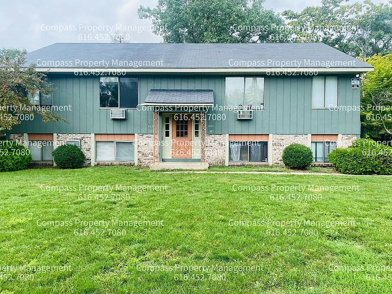 885 Hardwick Dr SE — Photo 1