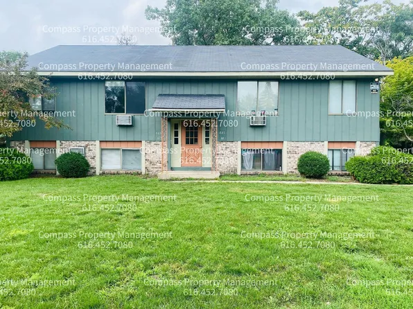 885 Hardwick Dr SE, Grand Rapids, MI 49508