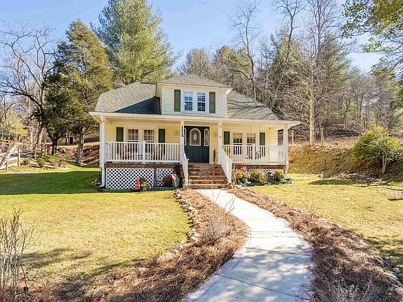 3rd image of 544 Rivercross Ln