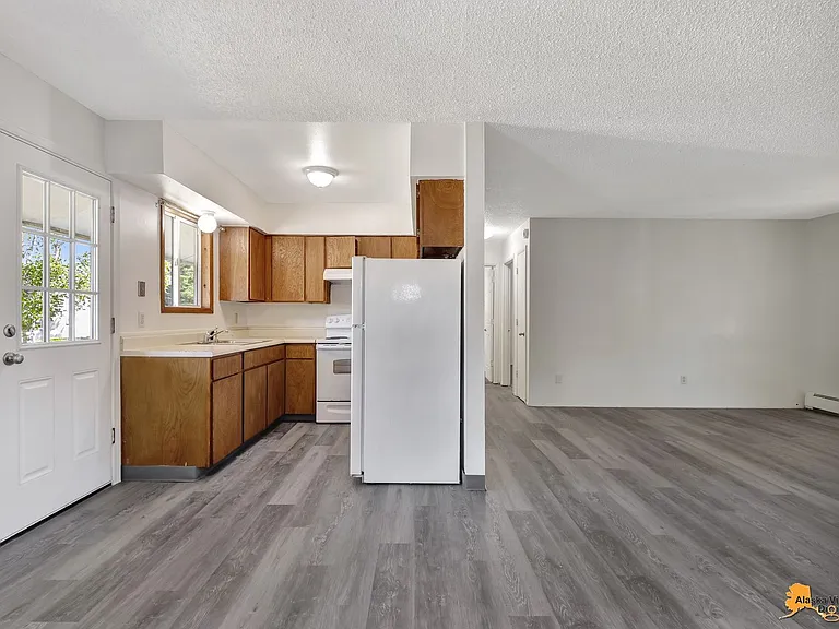 1121 Latouche St — Photo 10