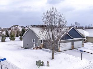 10751 Knollwood Ln, Woodbury, MN 55129