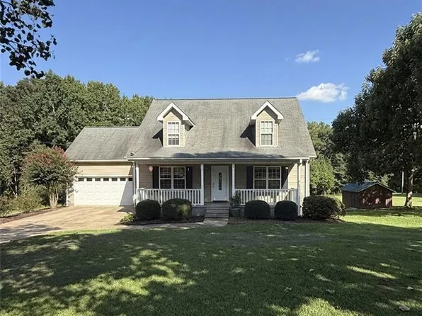 1986 Hewell Rd NW, Dewy Rose, GA 30634