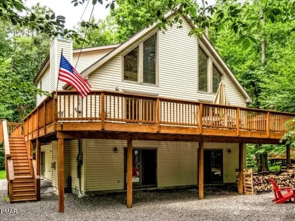 Of Diamonds Ct, Gouldsboro, PA 18424