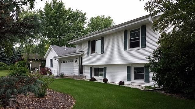 1st image of 338 N Oak Crest Dr