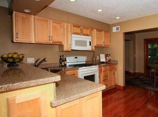 16910 9th Ave N, Plymouth, MN 55447