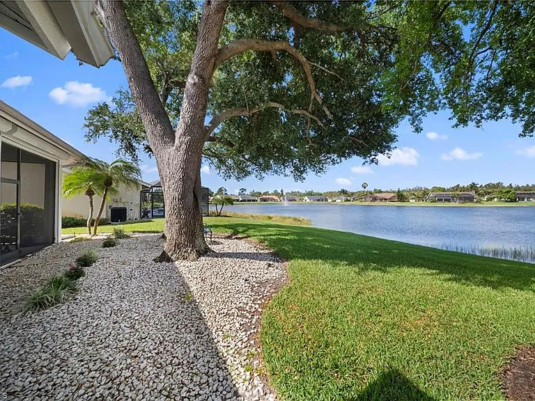22361 Fountain Lakes Blvd — Photo 7