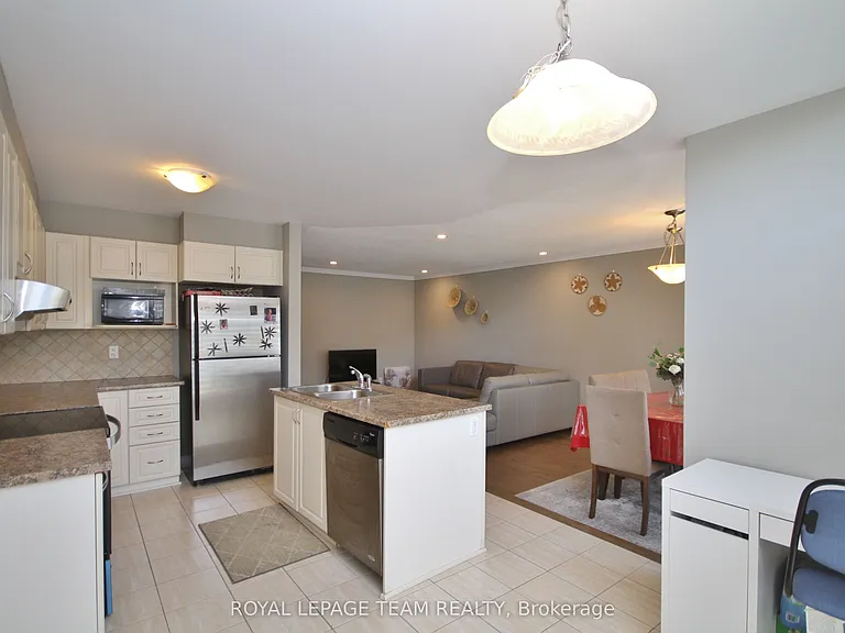 302 Tourmaline Cres — Photo 14