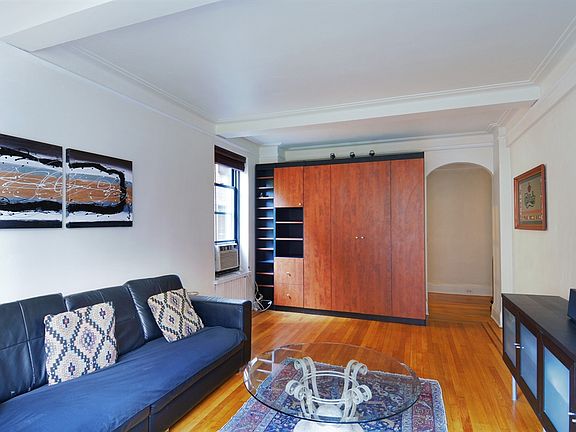 2nd image of 7 Park Ave APT 3-F