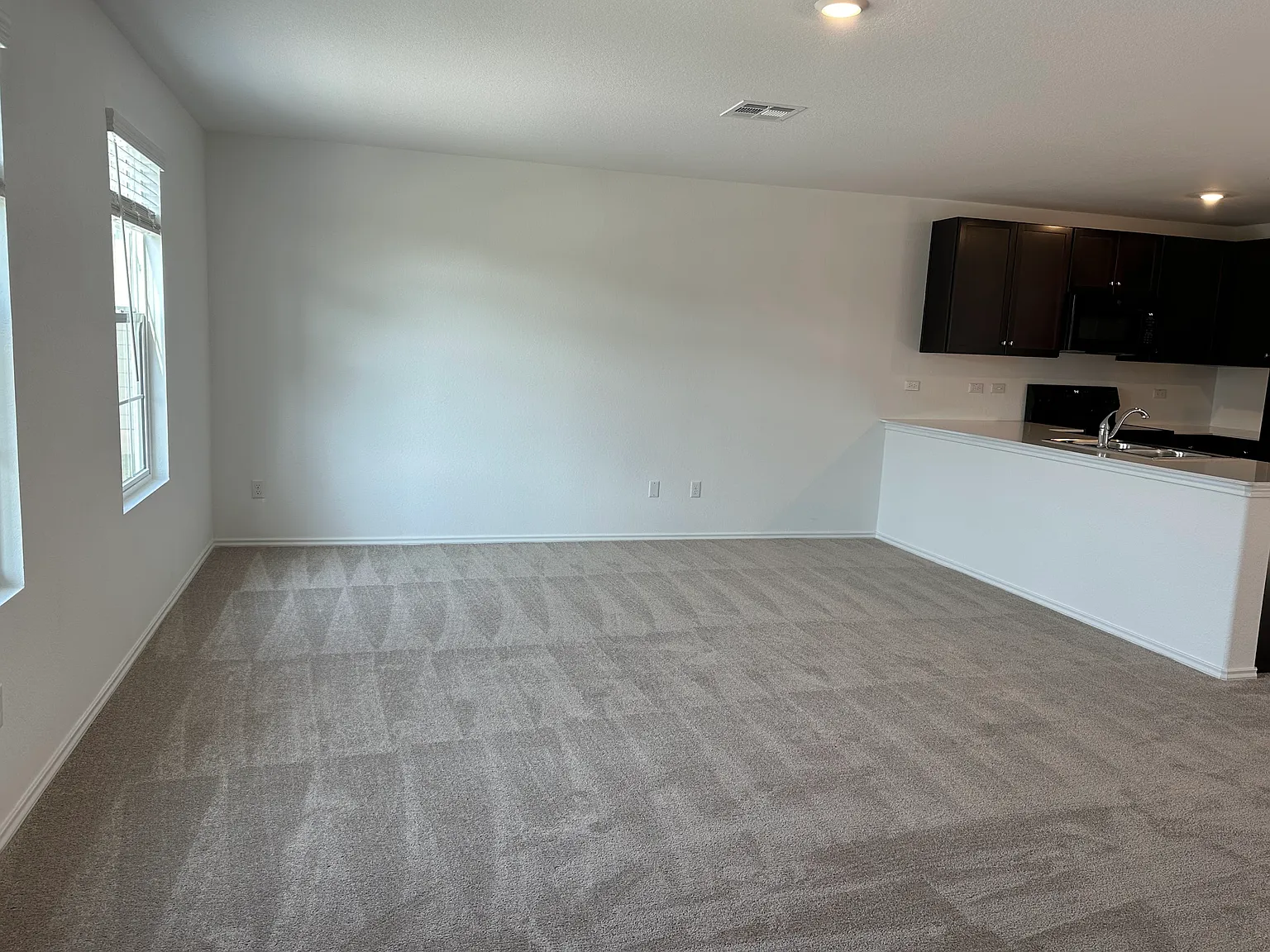 4 bed, 1879 sqft, $1,850 — Photo 3