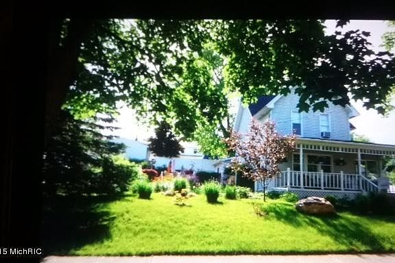 2nd image of 1013 Valley Ave NW