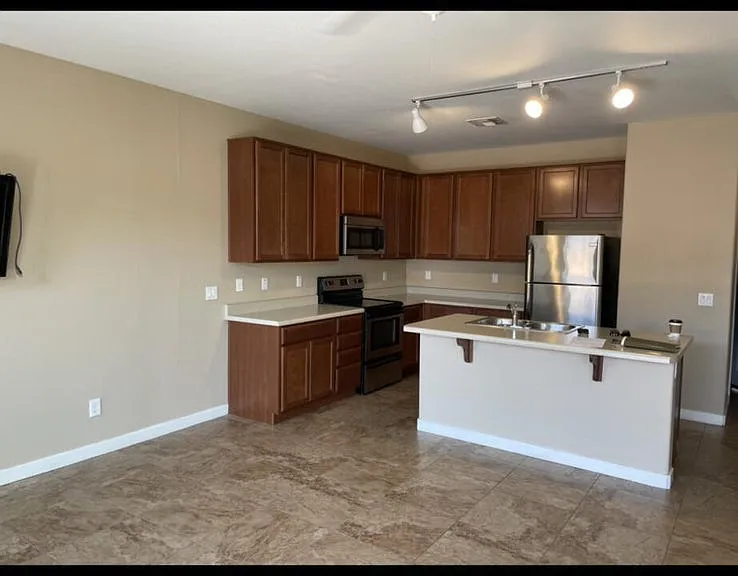 1155 E Cedar St — Photo 3
