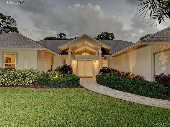 4th image of 2966 NE Acacia Ln
