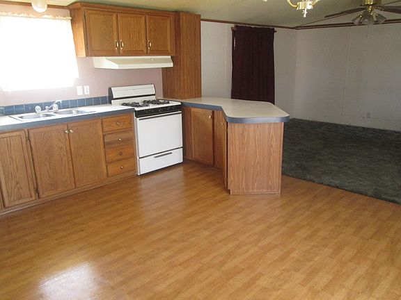 4th image of 3425 N Kelvin Blvd