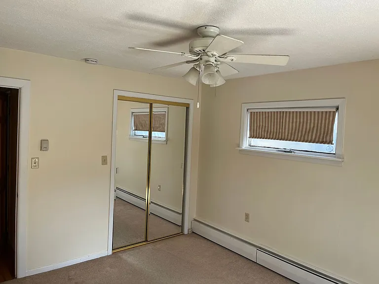 940 Woodlawn St — Photo 21