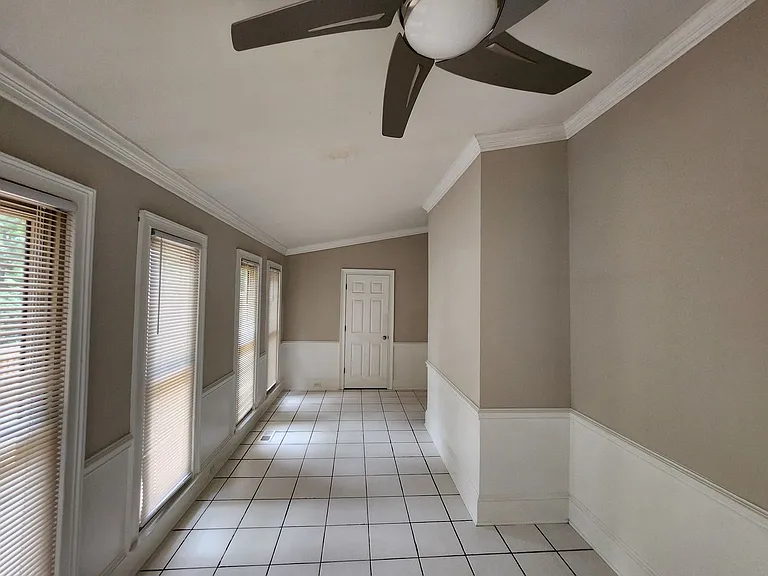 624 Crown Pointe Dr — Photo 8