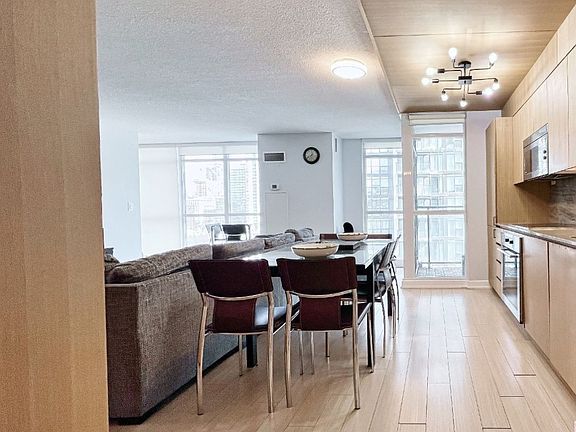 4th image of 10 Capreol Ct #649