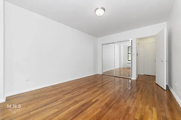 Rented by MNS | media 10