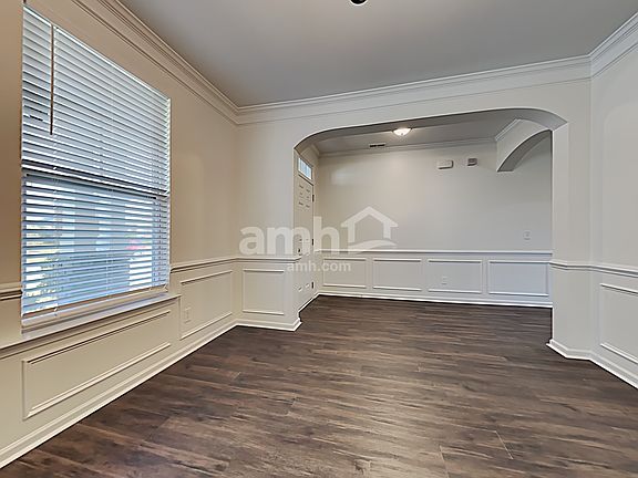 5th image of 327 Sanctuary Park Dr
