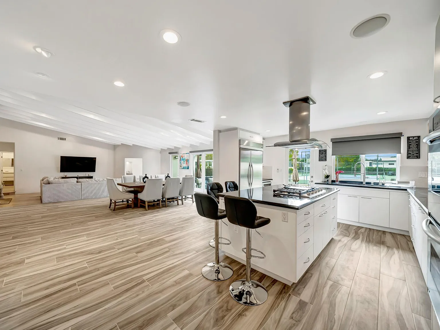 6 bed, 3500 sqft, $16,500 — Photo 1