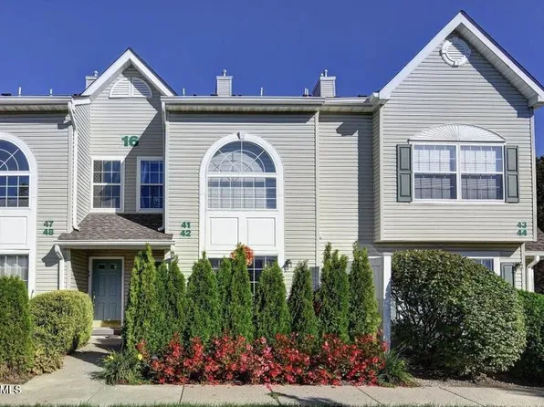 42 Richmond Court, Tinton Falls, NJ 07712