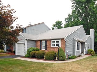 22 Choctaw Ridge Rd, Branchburg, NJ 08876