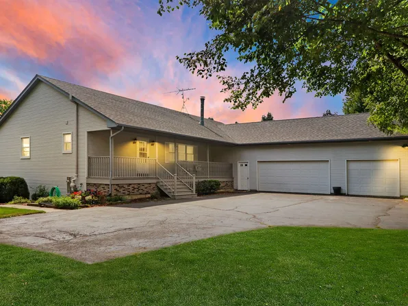 17615 Garden Valley Rd, Woodstock, IL 60098