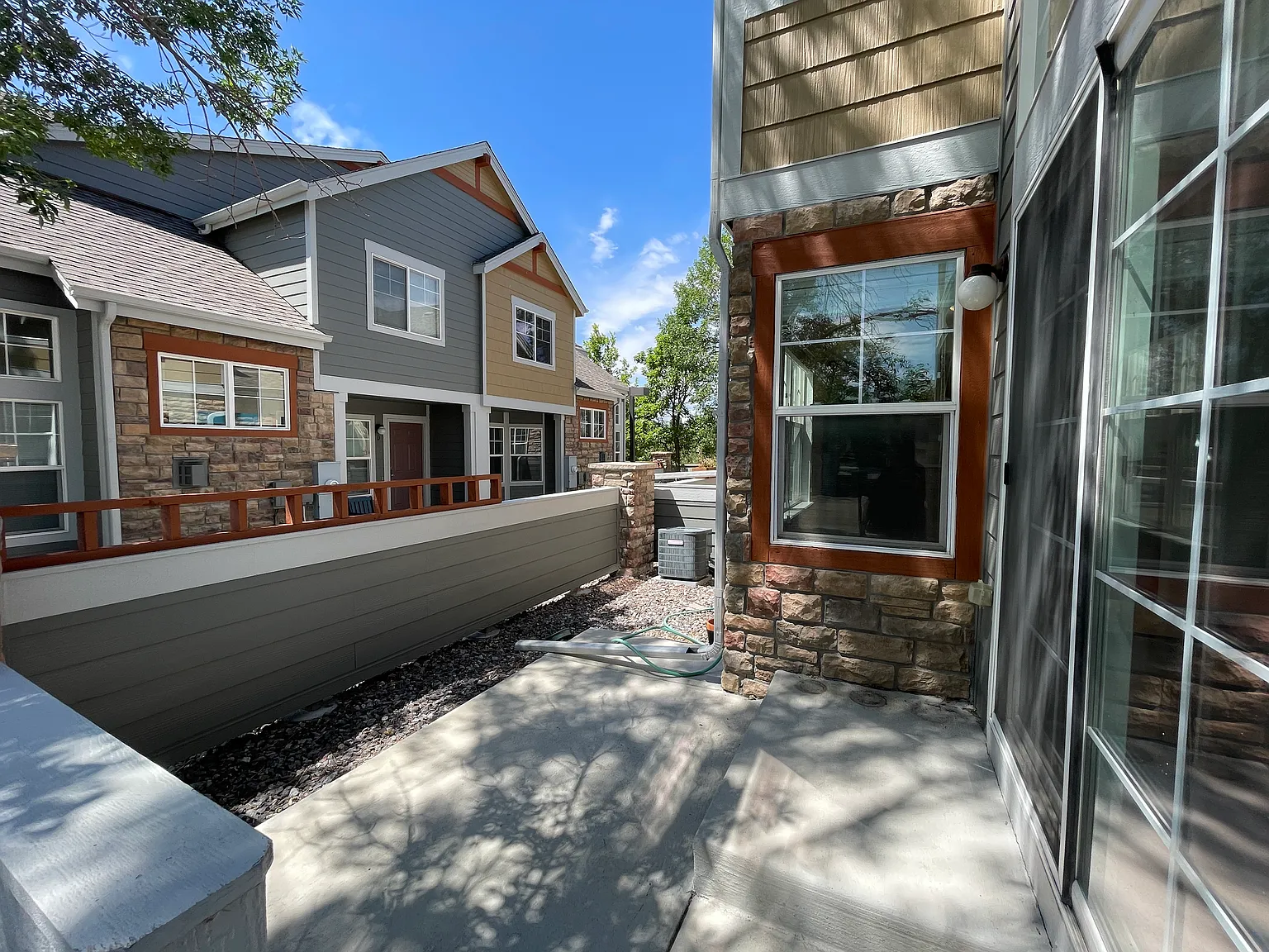 2 bed, 1.5 bath, 1500 sqft, $2,245 — Photo 2