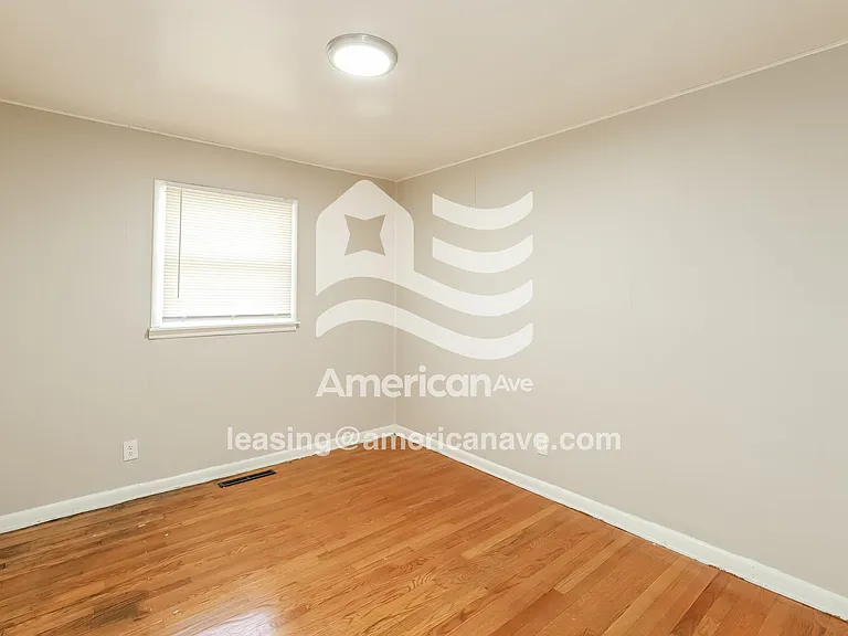 1634000_011_bedroom_14299187.jpg