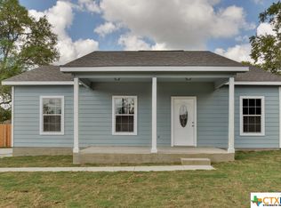 153 Ivy St, Luling, TX 78648