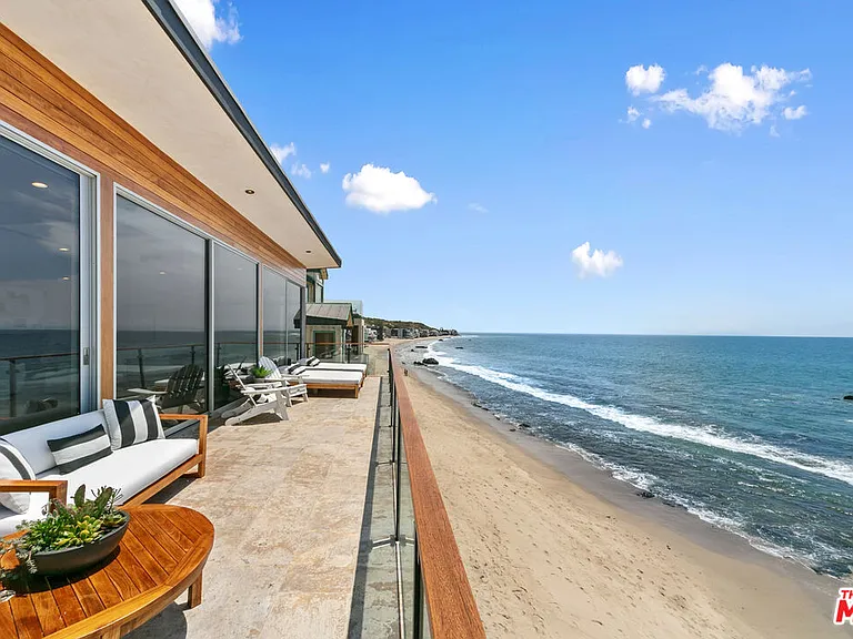 24928 Malibu Rd — Photo 12